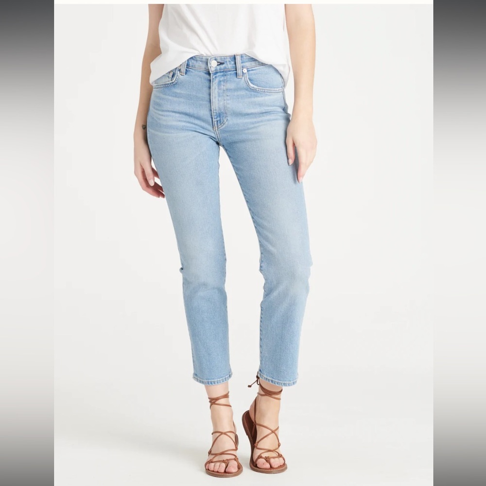 CQY Friend jeans in Hint size 28 NWT